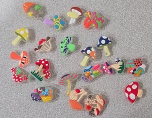 Glow In The Dark Mushrooms Shoe Charms 20 Pieces Mixed Colors NWOTS